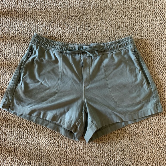 Athleta Pants - Green athleta shorts